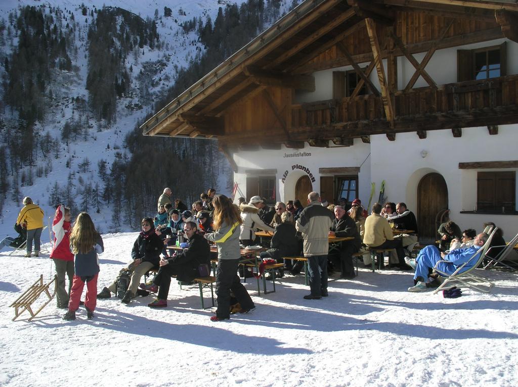Hotel Edelweiss Malles Venosta Exterior foto